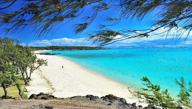 Cocos Dans Trou Island Attractions