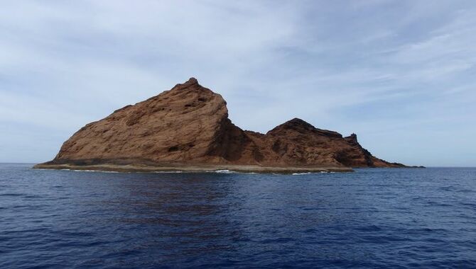 Roque del Este Island-Everything You Need to Know!