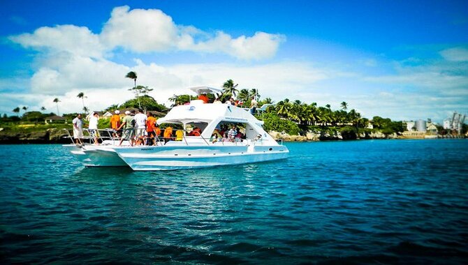 Isla Cuptana Island boats